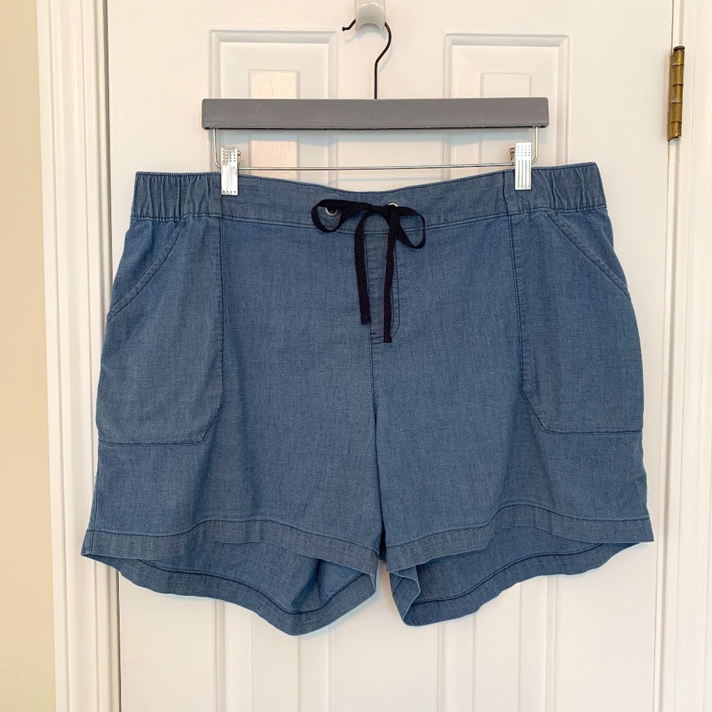 LANE BRYANT SHORTS, SZ 18